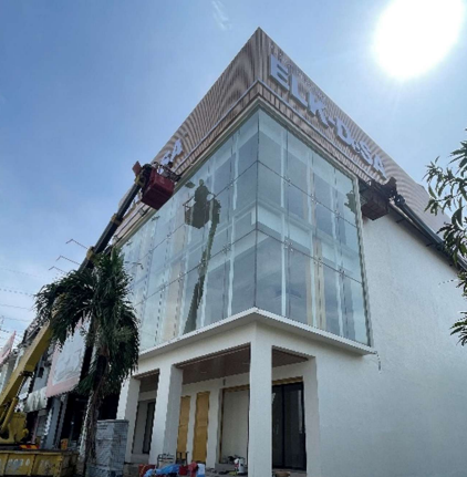 High-Rise Glass Cleaning
